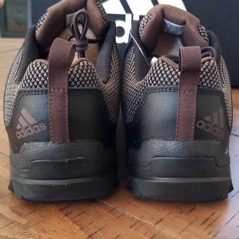 ๐๏ธ Adidas Caprock Outdoor Shoes - Picture 4 of 8